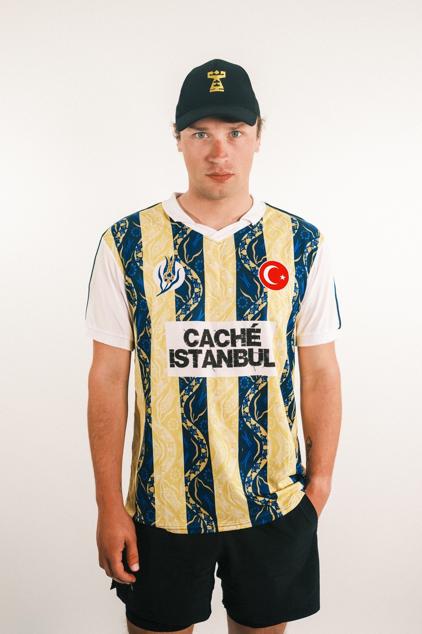 Anadolu Kanaryası Retro Forma - CachéIstanbul