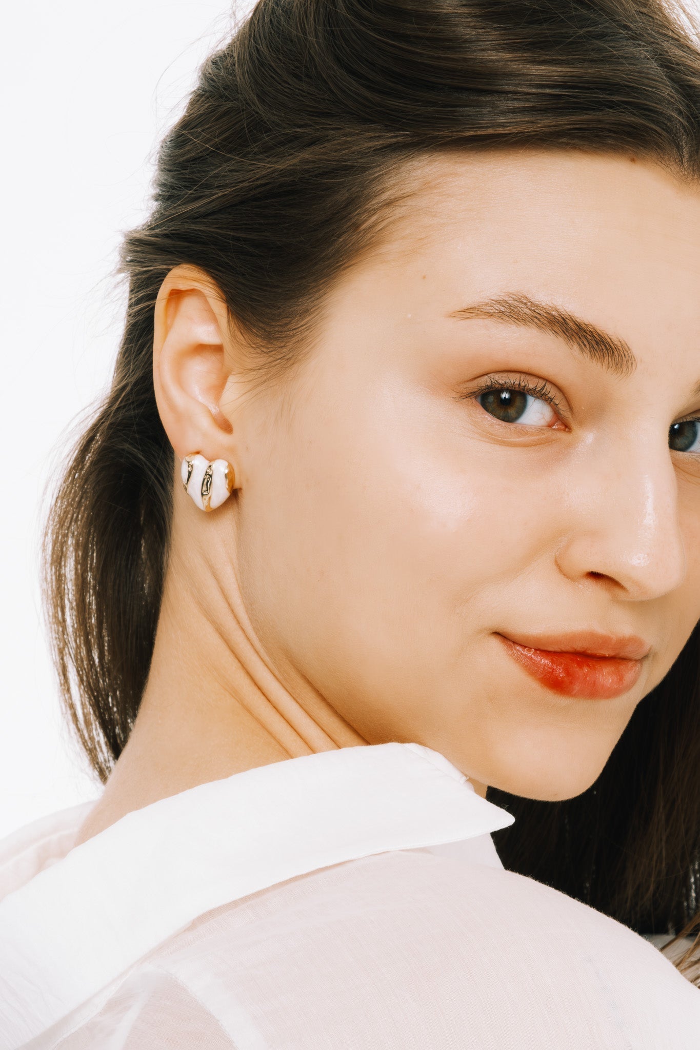 Gold Çizgili Beyaz Kalp Küpe - CachéIstanbul