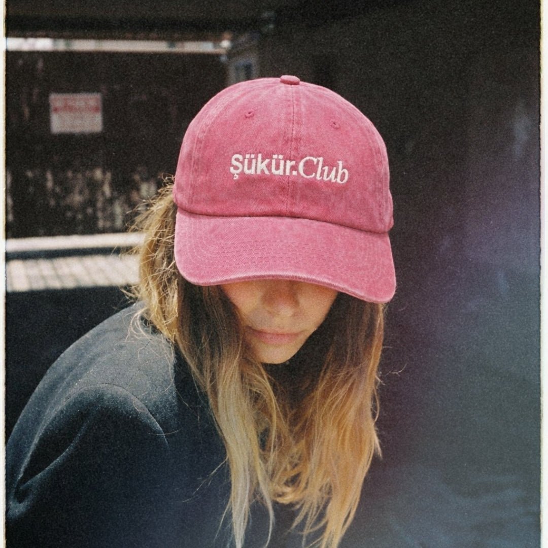 Şükür.Club Pembe Şapka - CachéIstanbul