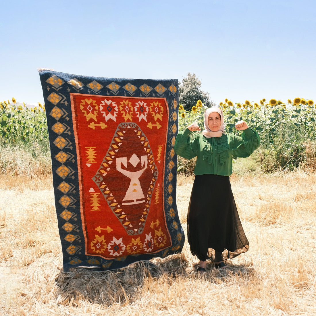 THE SYMBOLS OF CHANGE El Dokuma Yün Kilim - CachéIstanbul