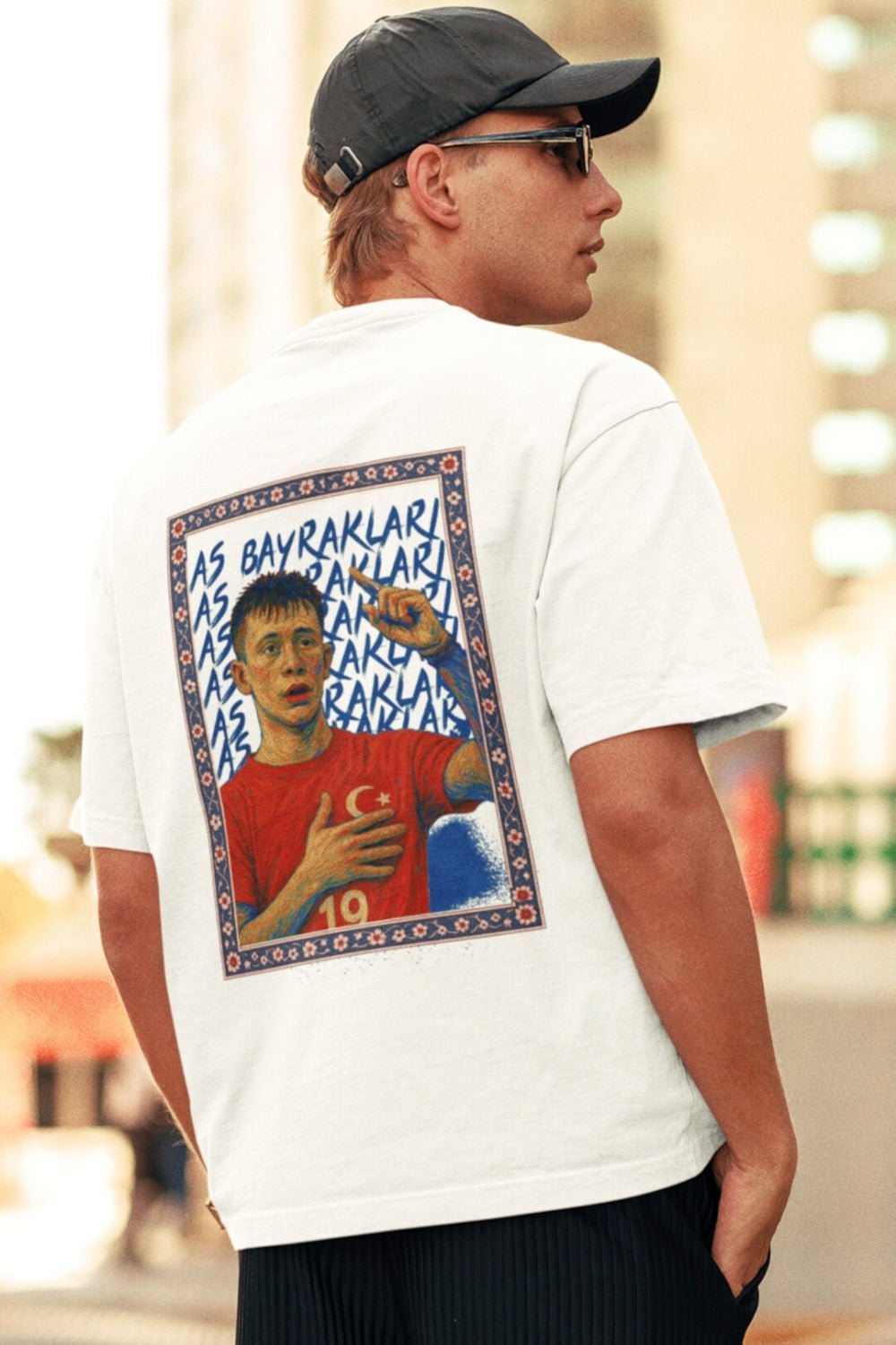 Turkish Icons: Golden Turk Oversize Tshirt - CachéIstanbul